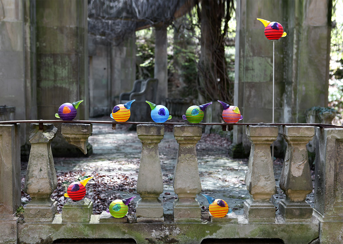 oo_kiwi_on_stick_object_wmh_2012_IMG_6009.jpg